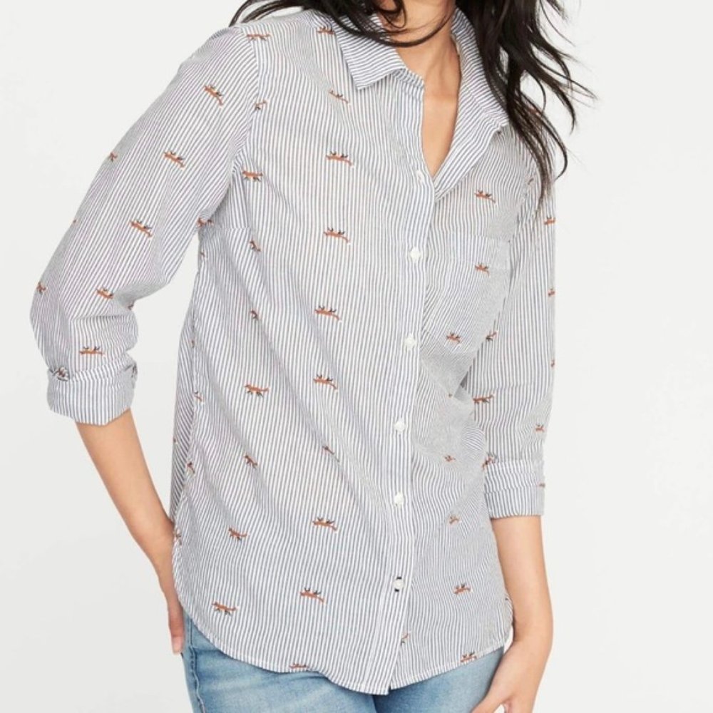 Old Navy Blue and White Pinstripe Fox Button Shirt Size Small